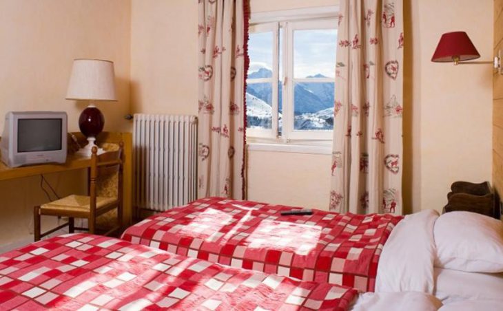 Hotel Christina, Alpe d'Huez, Double Bedroom 2